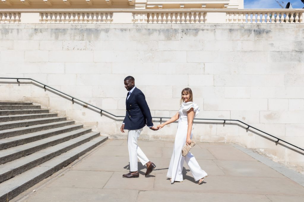 Bride and groom portraits around Buckingham Palace