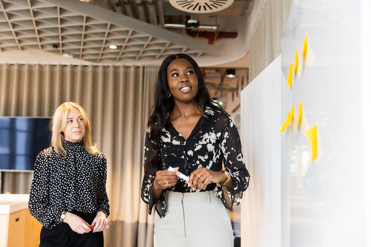 Sally Gunnell speaking at conference